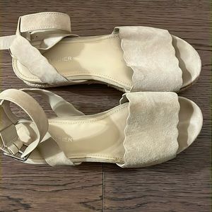 Marc Fisher women’s leather faithful platform sandals with ankle strap size 8